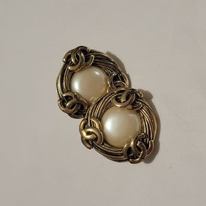 Chanel Collect 25 clip-on earrings.